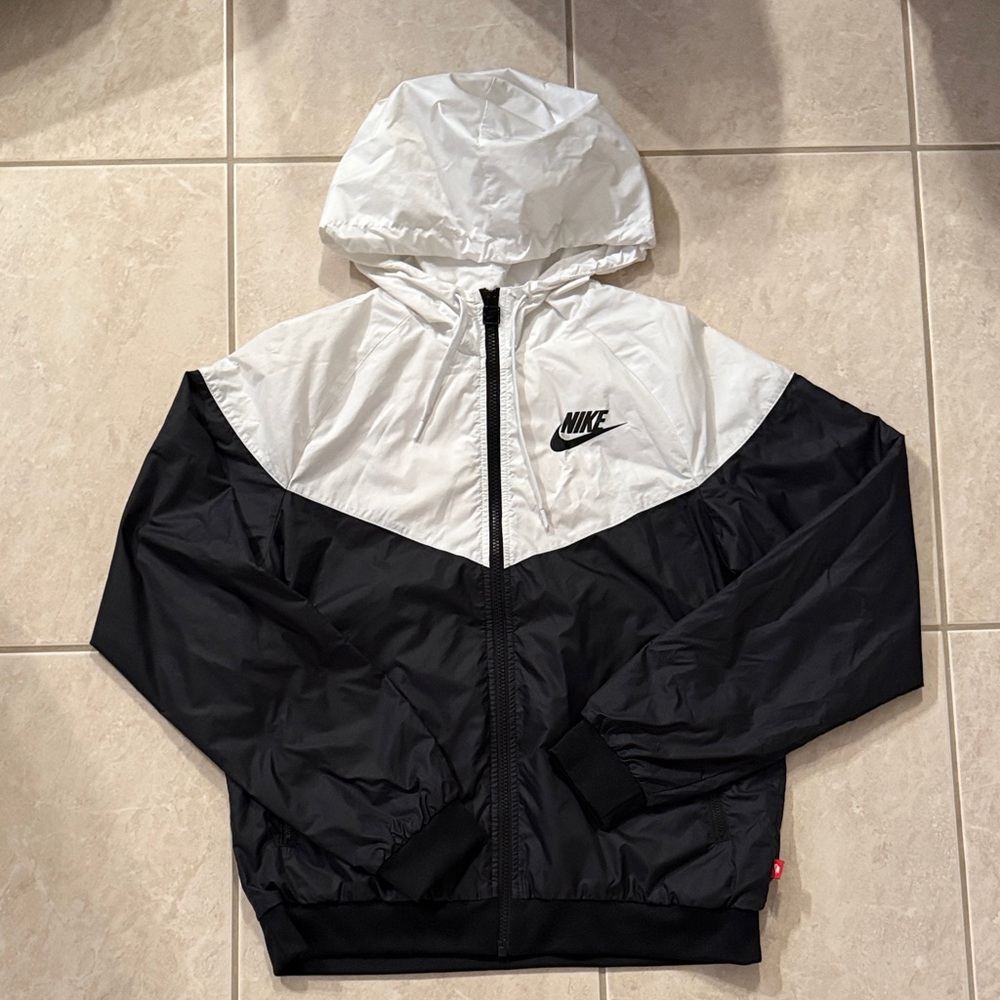 Nike Windbreaker Black and White